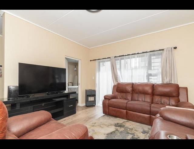 3 BEDROOM APARTMENT FOR SALE IN THE HUNTSMAN